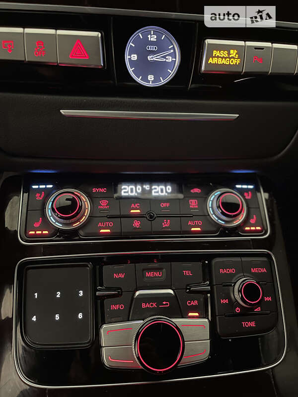 Седан Audi A8 2017 в Львове