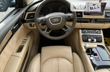 Седан Audi A8 2013 в Калуше