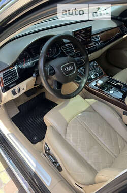 Седан Audi A8 2012 в Борисполі