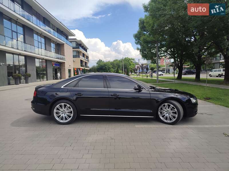 Седан Audi A8 2013 в Ужгороде