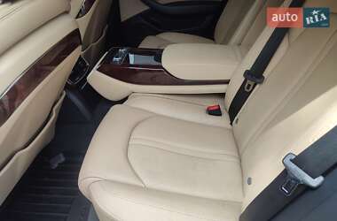 Седан Audi A8 2013 в Ужгороде