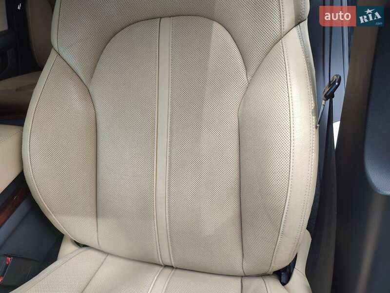 Седан Audi A8 2013 в Ужгороде