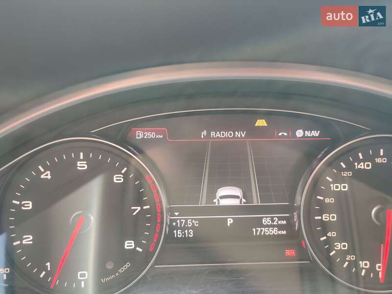 Седан Audi A8 2013 в Ужгороде