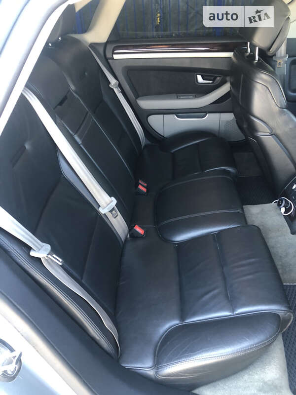 Седан Audi A8 2009 в Копичинці