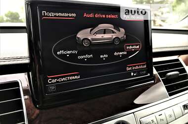 Седан Audi A8 2012 в Кременчуці
