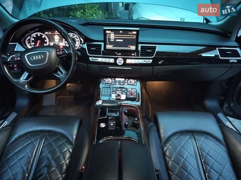 Седан Audi A8 2015 в Ивано-Франковске