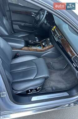 Седан Audi A8 2015 в 