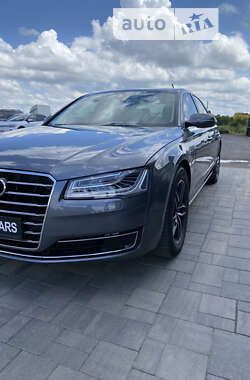 Седан Audi A8 2014 в Ровно