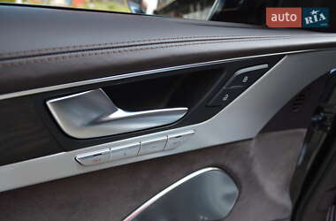 Седан Audi A8 2012 в 