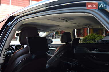 Седан Audi A8 2012 в 