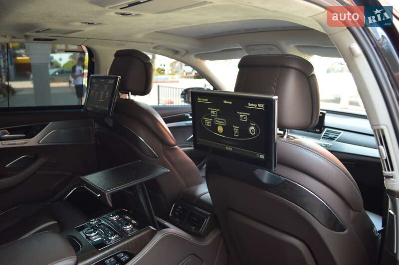 Седан Audi A8 2012 в Львове
