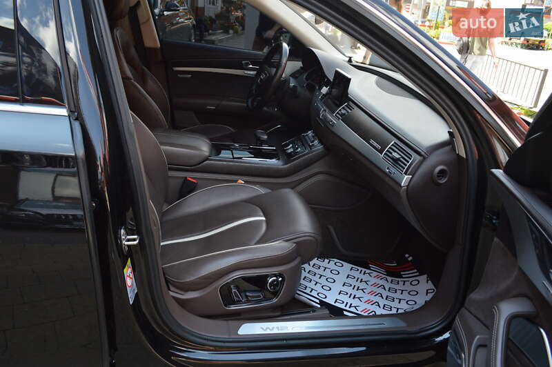 Седан Audi A8 2012 в Львове