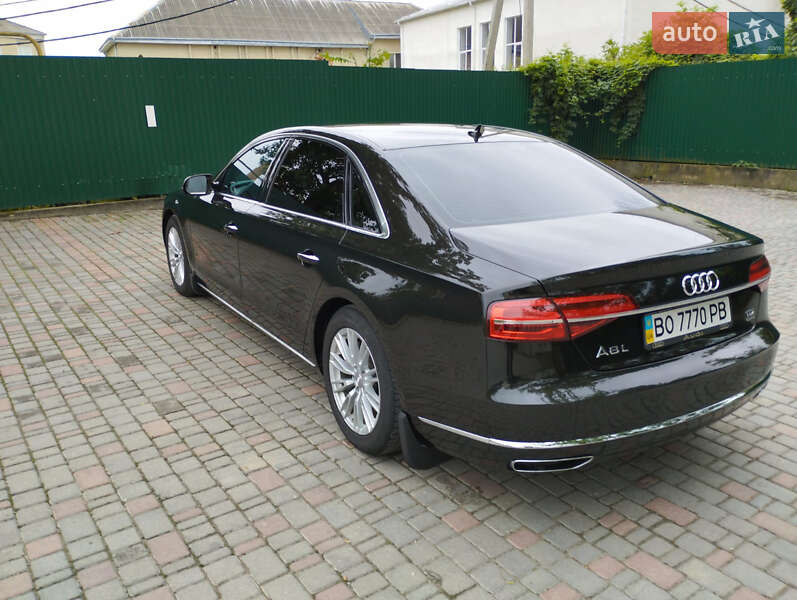 Седан Audi A8 2017 в Заліщиках