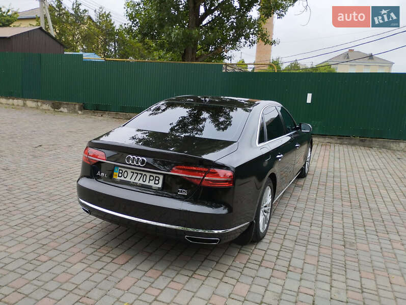 Седан Audi A8 2017 в Заліщиках