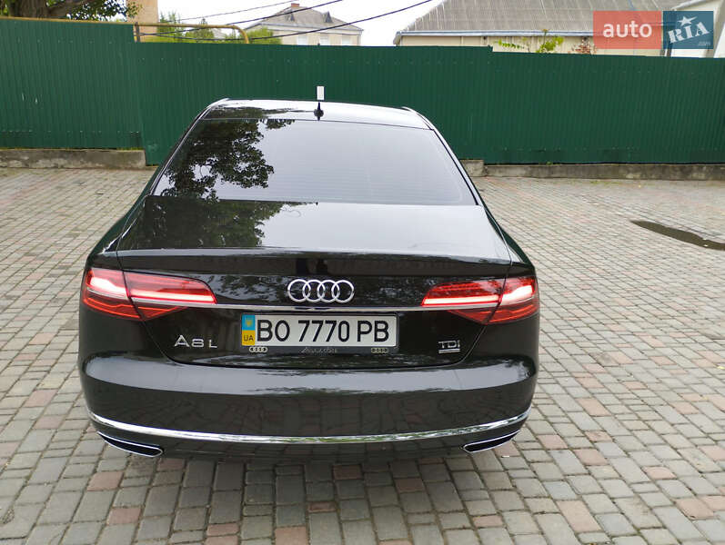 Седан Audi A8 2017 в Залещиках