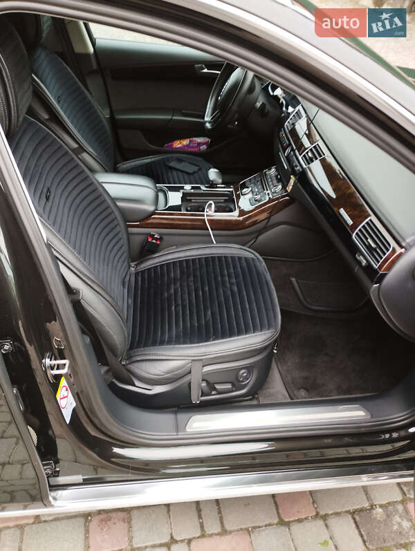 Седан Audi A8 2017 в Заліщиках