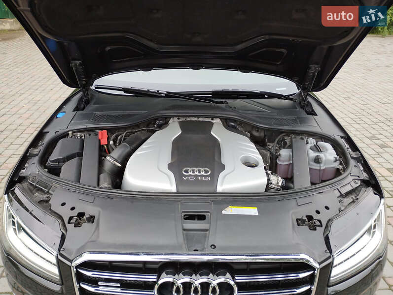 Седан Audi A8 2017 в Заліщиках
