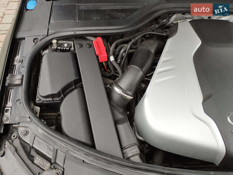 Седан Audi A8 2017 в Заліщиках