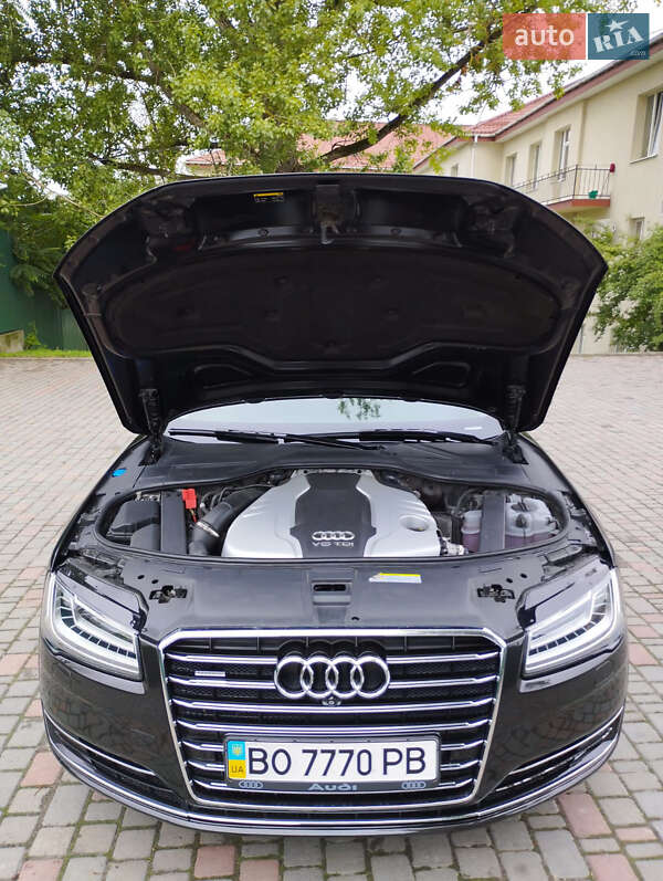 Седан Audi A8 2017 в Заліщиках