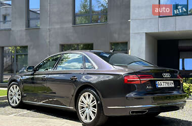 Седан Audi A8 2015 в 