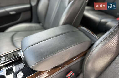 Седан Audi A8 2015 в 
