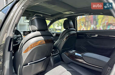 Седан Audi A8 2015 в 