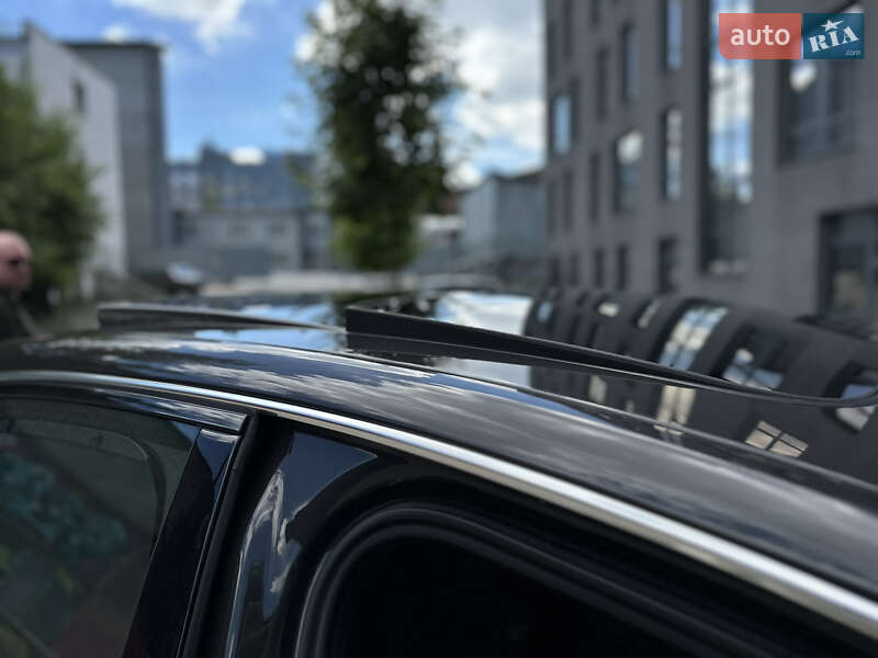 Седан Audi A8 2015 в Львові