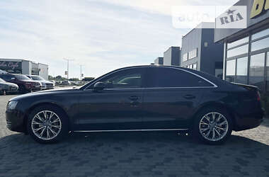 Седан Audi A8 2013 в Мукачевому