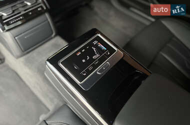 Седан Audi A8 2020 в 