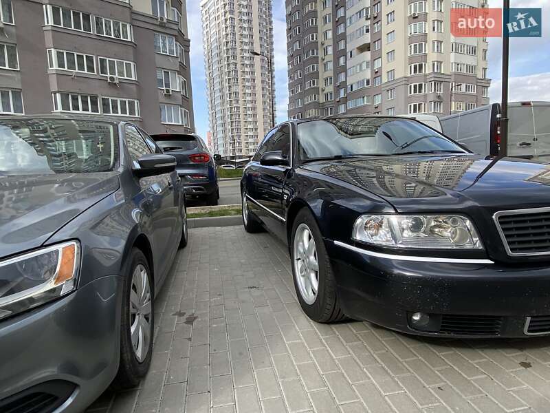 Седан Audi A8 2001 в Броварах