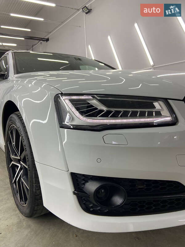 Седан Audi A8 2012 в Львове