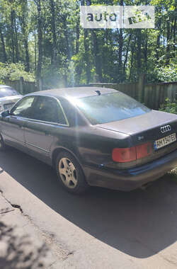 Седан Audi A8 1995 в Андрушевке