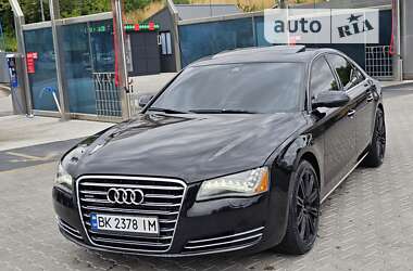 Седан Audi A8 2012 в Ровно