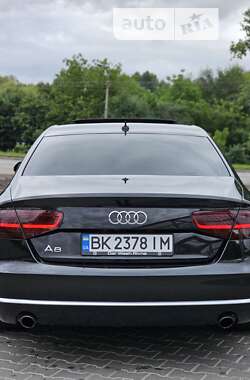 Седан Audi A8 2012 в Рівному