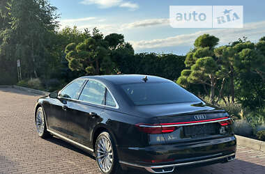 Седан Audi A8 2018 в Черновцах