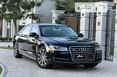 Седан Audi A8 2015 в 