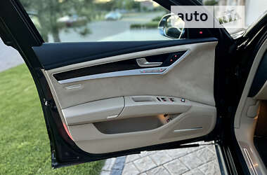 Седан Audi A8 2015 в 