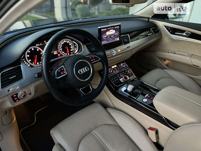 Седан Audi A8 2015 в Одессе