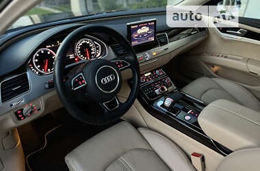 Седан Audi A8 2015 в 