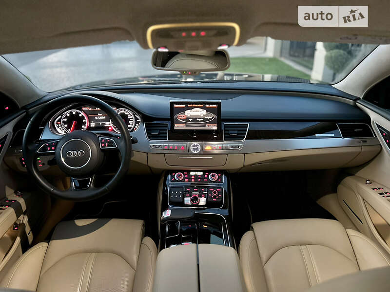 Седан Audi A8 2015 в Одессе