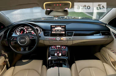 Седан Audi A8 2015 в 