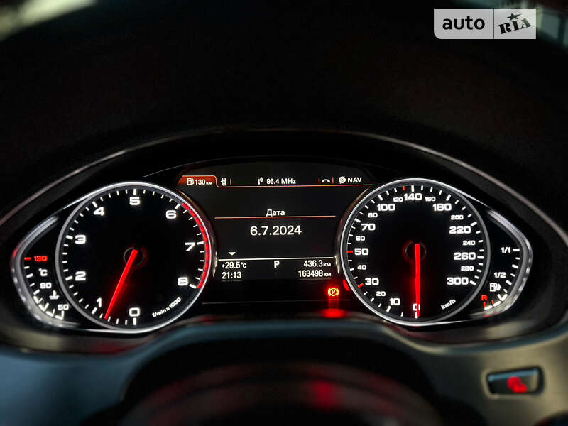 Седан Audi A8 2015 в Одессе