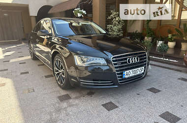 Седан Audi A8 2012 в Тячеві