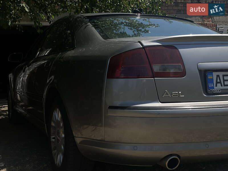 Седан Audi A8 2004 в Нікополі