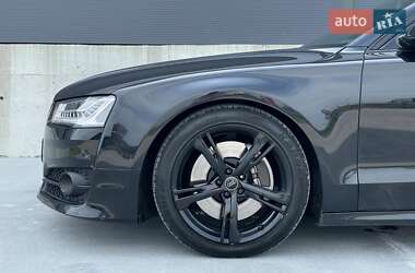 Седан Audi A8 2015 в Львове