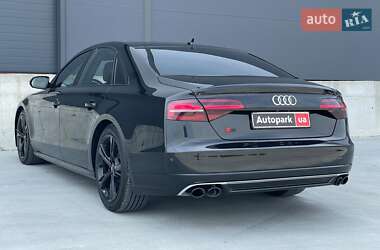 Седан Audi A8 2015 в Львове