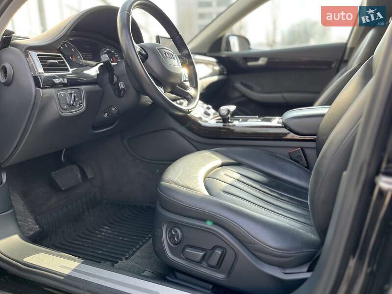 Седан Audi A8 2014 в Києві