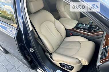 Седан Audi A8 2012 в Києві