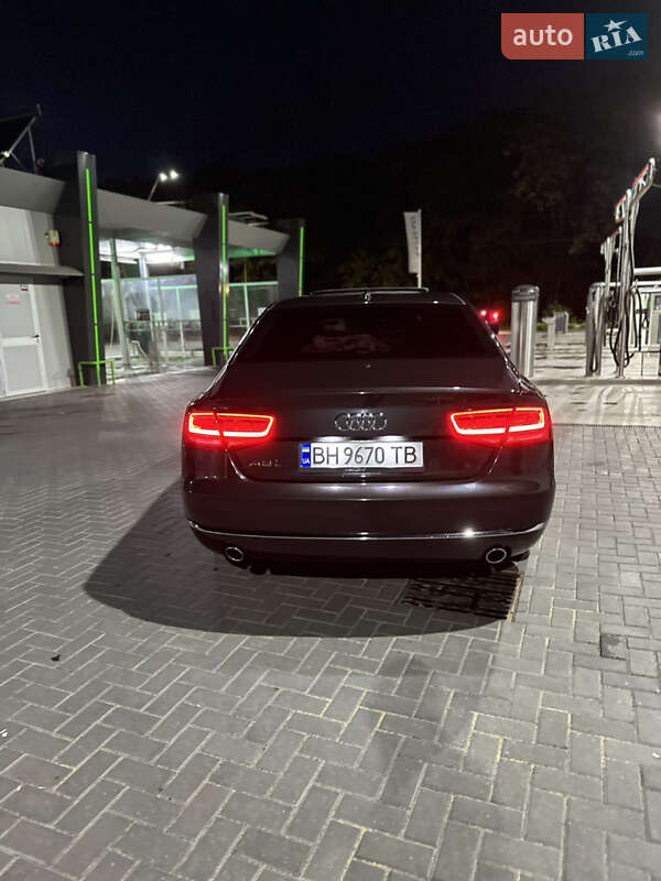 Седан Audi A8 2012 в Одессе