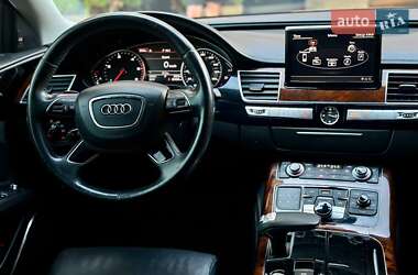 Седан Audi A8 2013 в Одесі